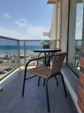 Apartel Black SeaShore